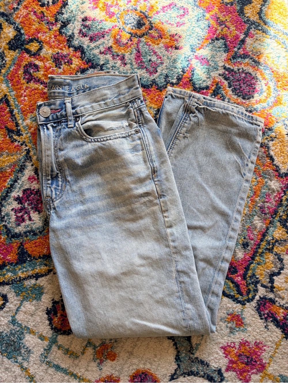 American Eagle Women’s 90s Boyfriend Rainbow Embroidered Jeans size 00